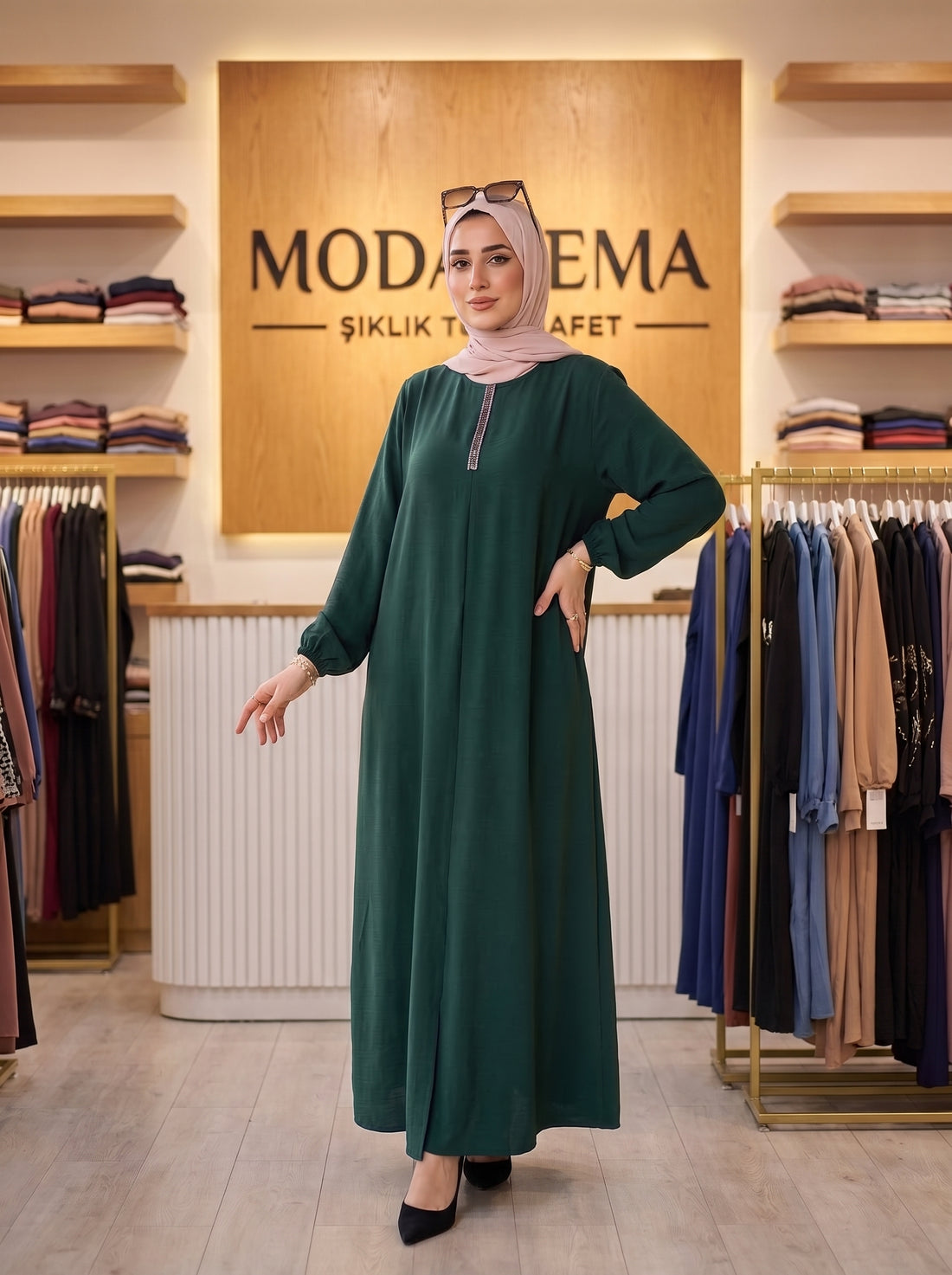 Yeşil Taşlı Elbise