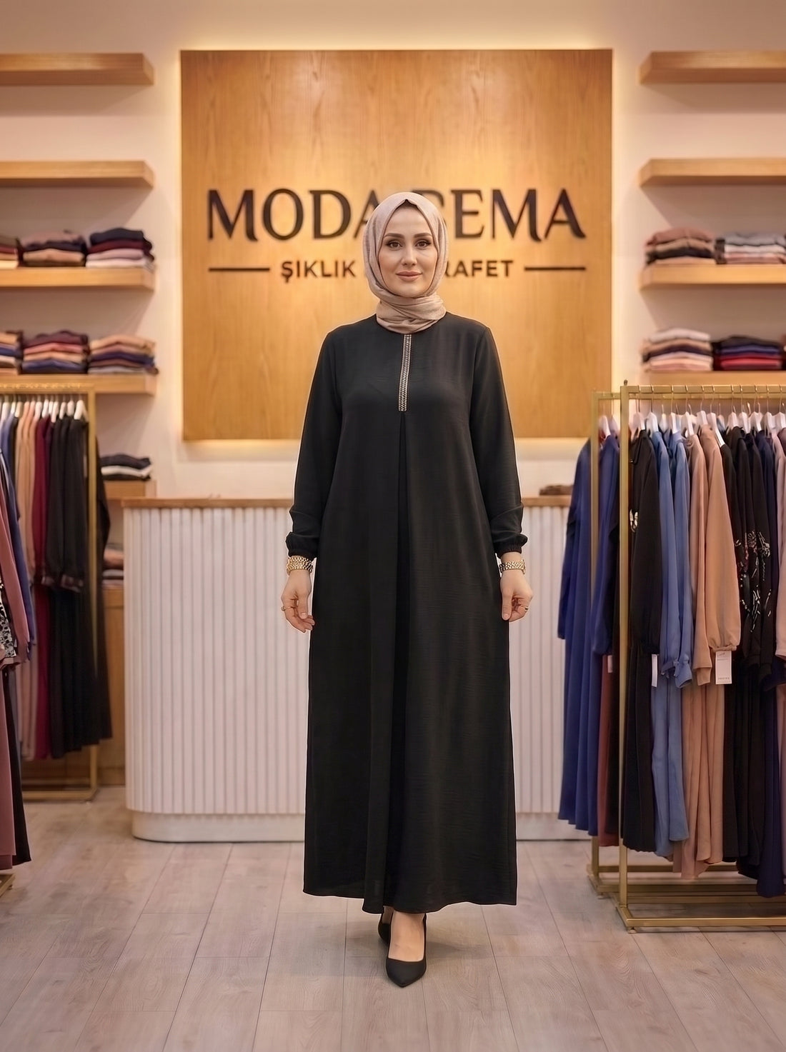 Siyah Taşlı Elbise