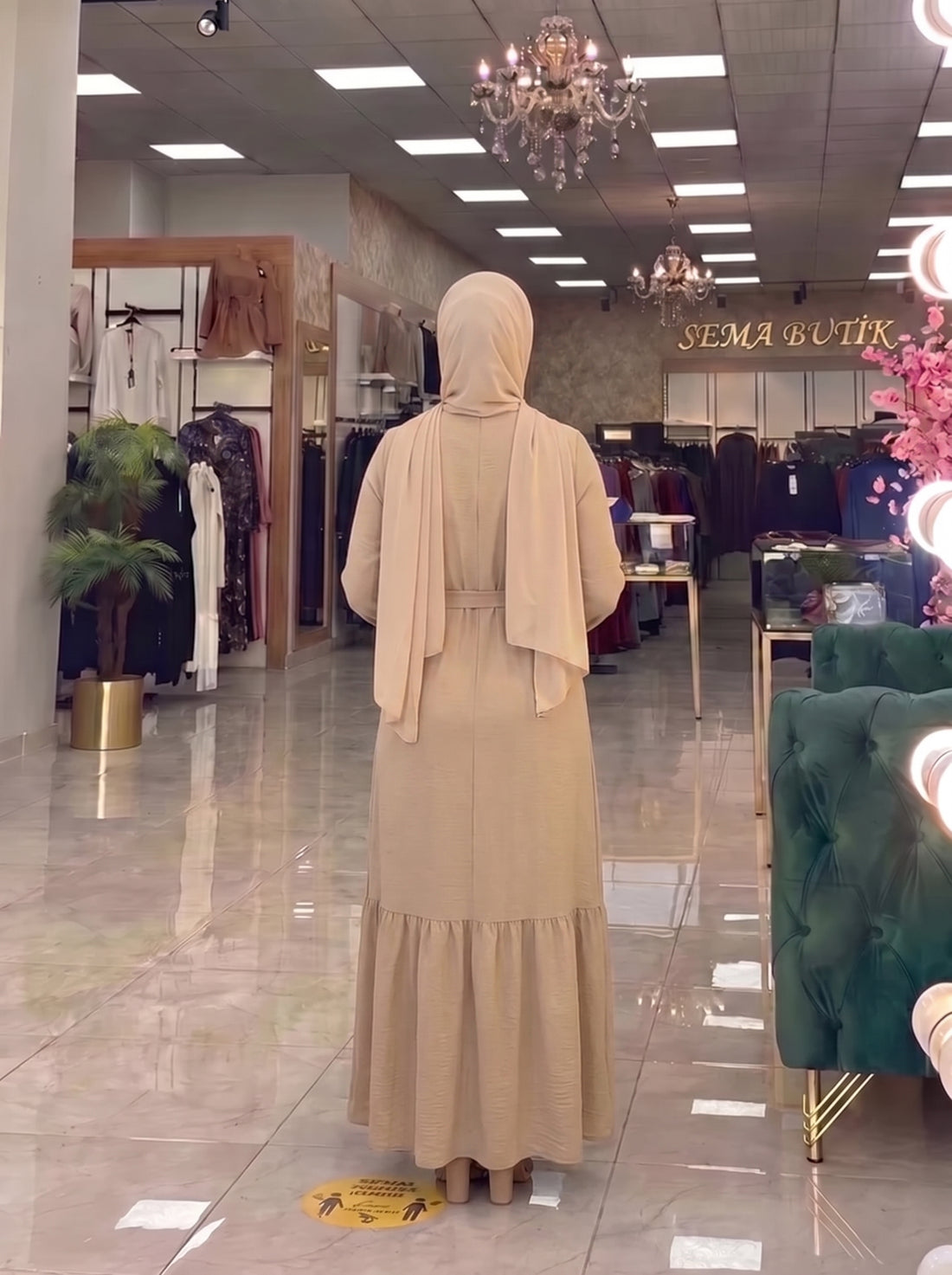 Belden Kuşaklı Elbise - Bej